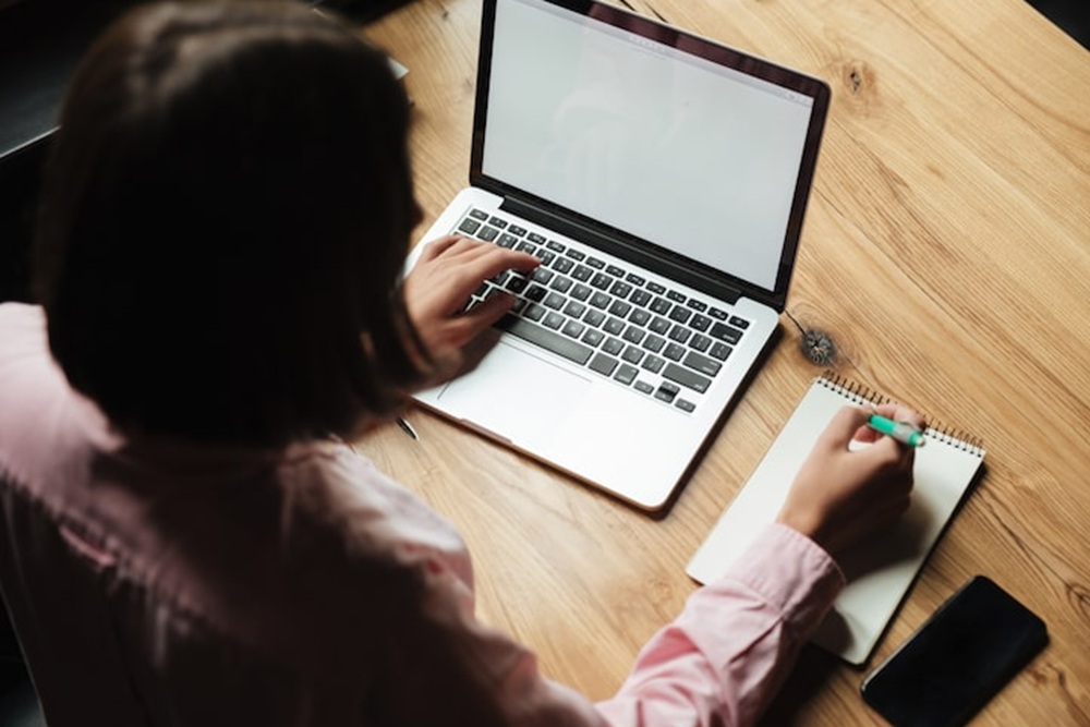 3 Laptop Animator untuk Rendering 3D 2026, Perbandingan Spesifikasi dan Harga
