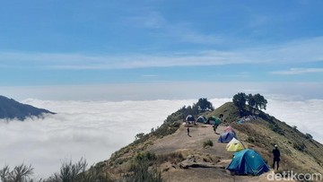 Gunung Rinjani Kembali Dibuka untuk Pendakian Terbatas, Ini Aturan Terbaru