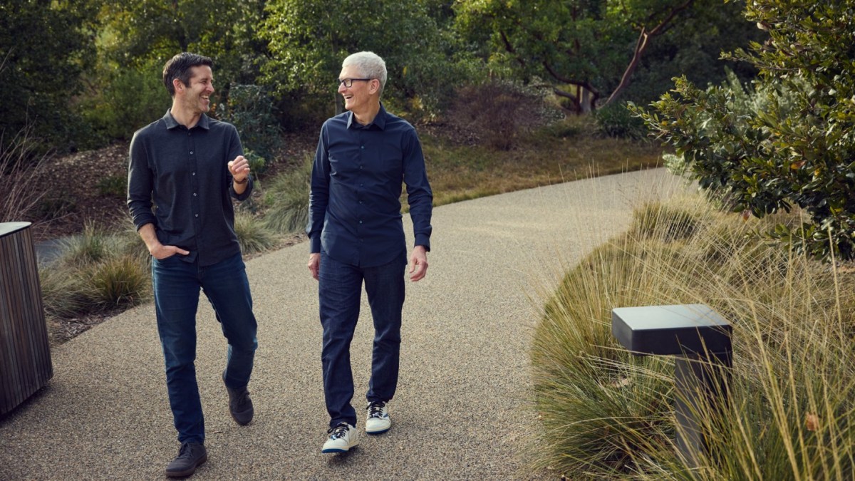Apple Ganti CEO: John Ternus, Ahli Hardware, Jadi Penerus Tim Cook