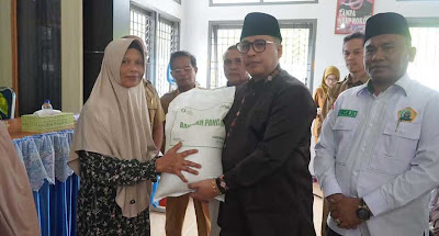 Wali Kota Padang Panjang Hendri Arnis Resmikan Penyaluran Bantuan Beras 180 Ton untuk 6.017 Keluarga
