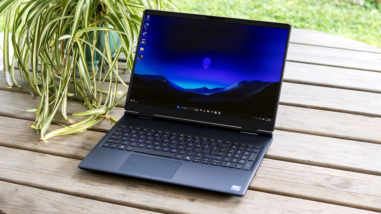 Alienware 16X Aurora, Laptop Gaming OLED 240Hz dengan Performa Solid tapi Baterai Terbatas