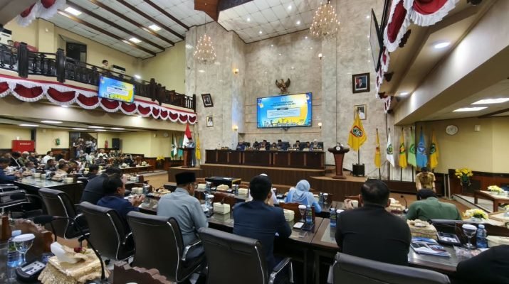 DPRD Kalsel dan Gubernur Sepakati Dua Raperda, Pajak Daerah dan APBD 2026 Tunggu Evaluasi Mendagri
