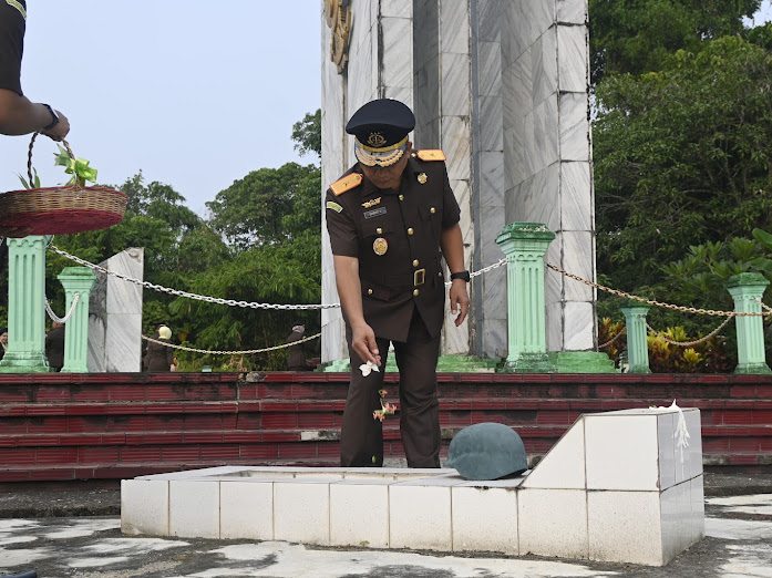 Peringati Hari Lahir Kejaksaan ke-81, Kejati Kaltara Ziarah ke TMP Telabang Bangsa di Bulungan