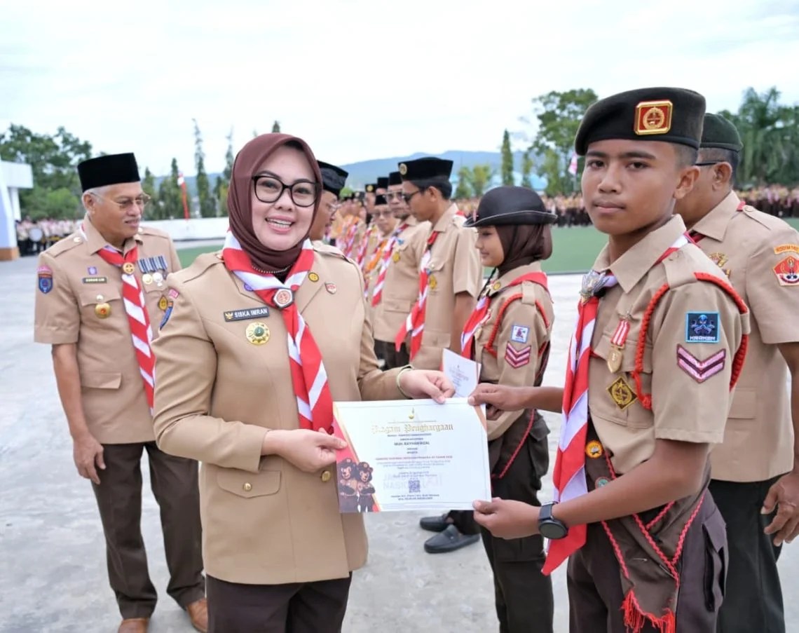 1.000 Anggota Pramuka Padati Apel Besar Hari Pramuka ke-65 di Kendari, Wali Kota Serahkan Penghargaan untuk Peserta Jamnas