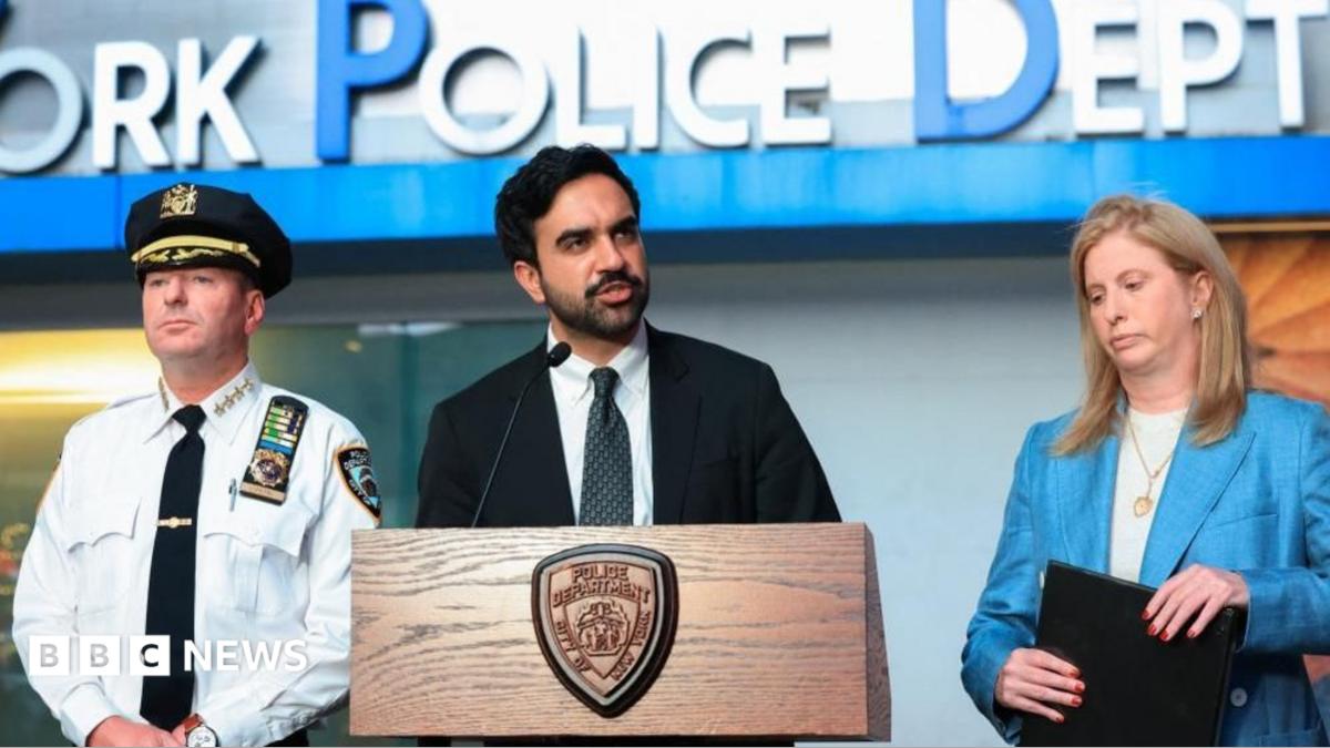 Polisi New York Tembak Mati Penikam di Times Square
