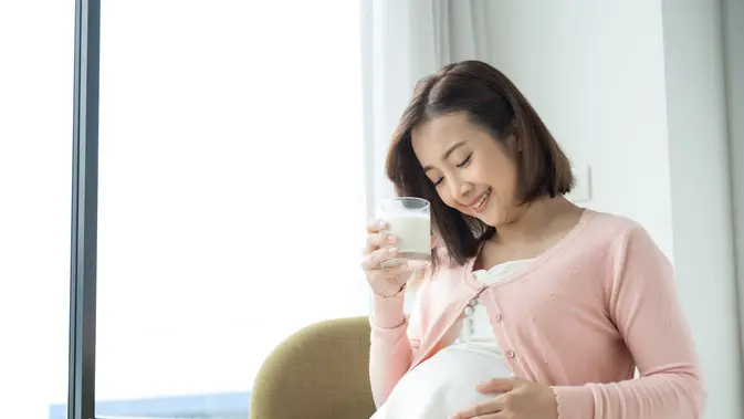 Air Minum untuk Ibu Hamil: Jenis Aman dan Takaran per Hari