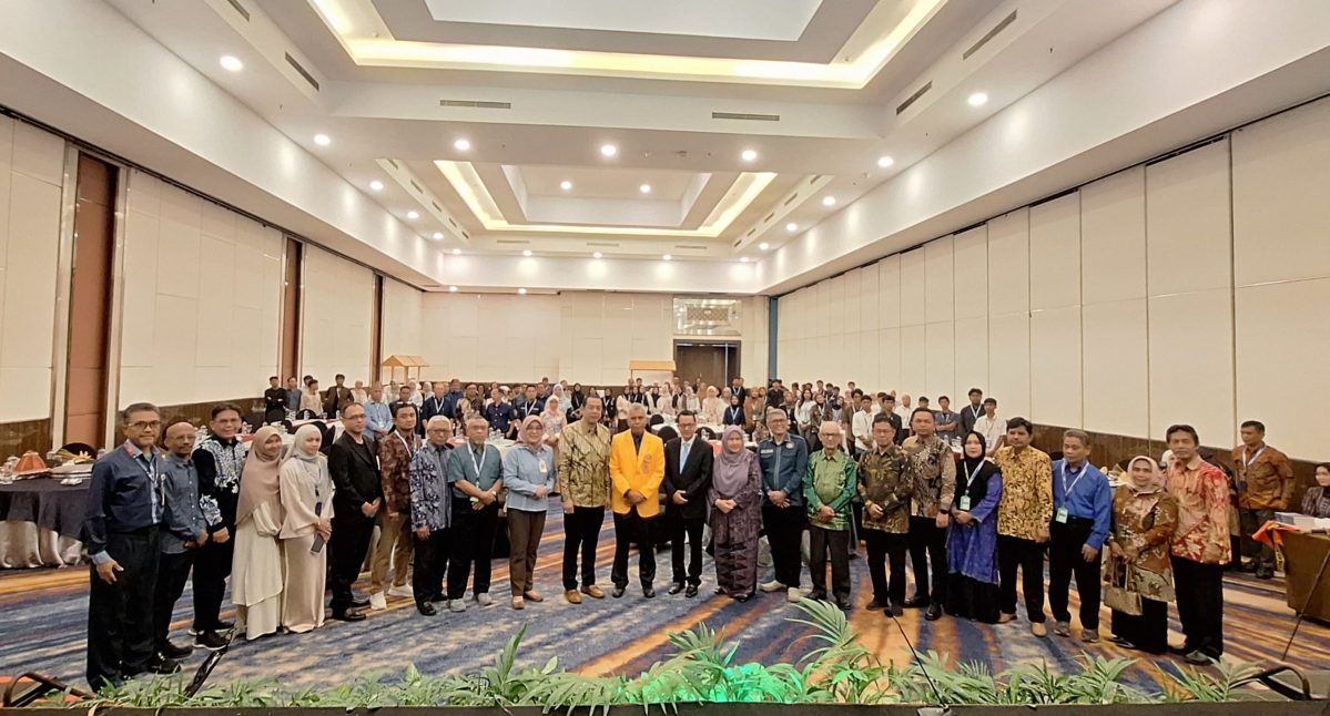 SSIK 2026 Resmi Dibuka di Kendari, UHO Libatkan Kampus Malaysia Bahas Ketahanan Masyarakat Hadapi Perubahan Iklim