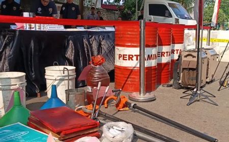Oli Palsu Tiruan Pertamina Diproduksi Ton-tonan di Jakbar, 3 Tersangka