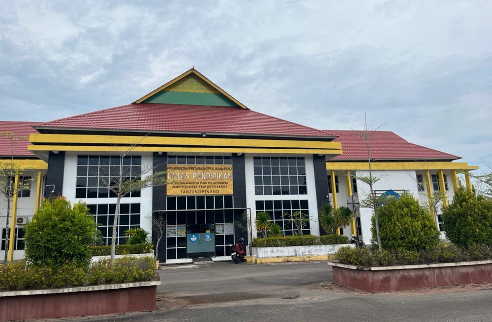 Disdik Tanjungpinang Larang Sekolah Jual Seragam ke Siswa Baru, Orang Tua Bebas Pilih Penjual