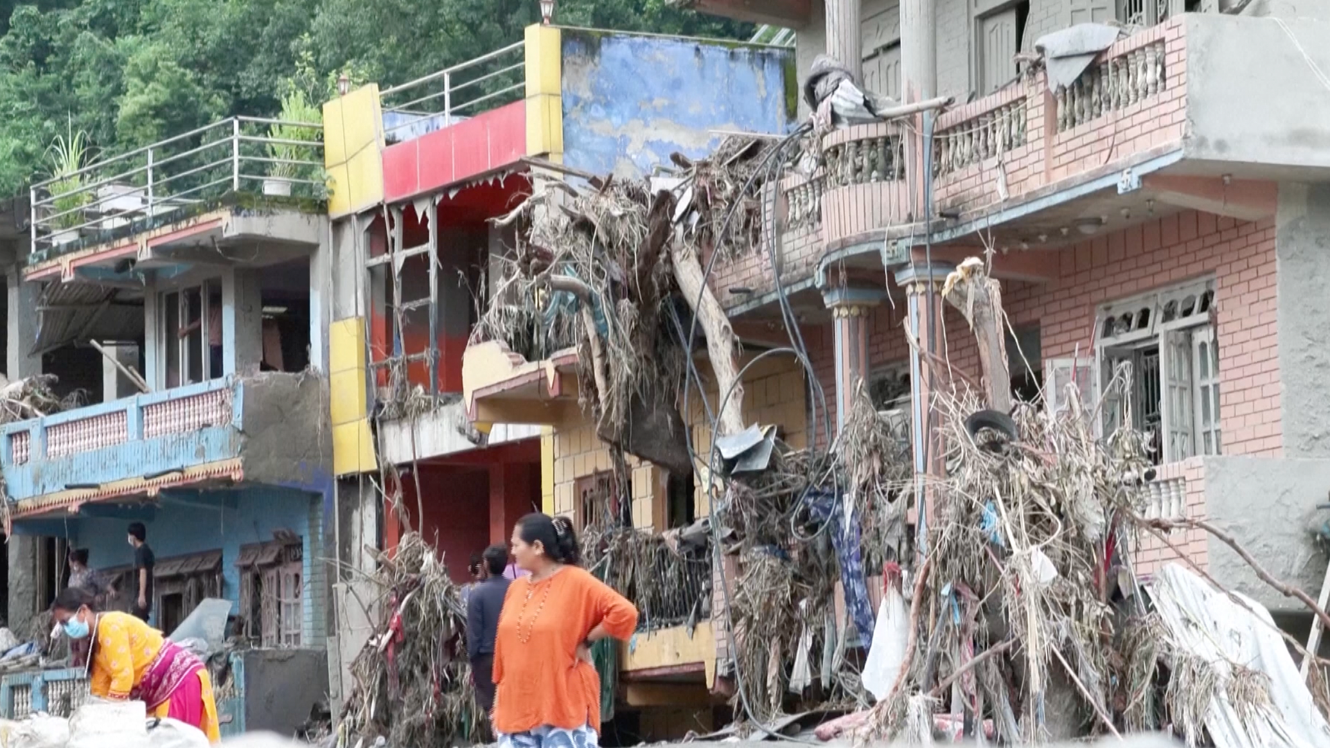 Banjir Nepal: 900 Tewas, Warga Kembali ke Rumah yang Rusak