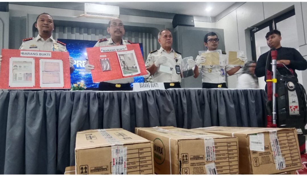 Imigrasi Ternate Amankan 1 WNA Turki di Masjid, Diduga Jual Vacuum Cleaner Pakai Visa Wisata