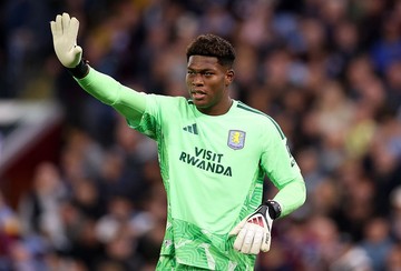 Zion Suzuki Jadi Kiper Jepang Pertama di Premier League usai Debut Lawan Arsenal