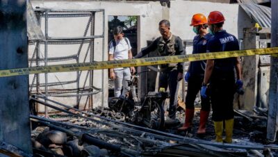 7 Ruko dan 2 Rumah Warga di Pasar Tejakula Ludes Terbakar, Wabup Buleleng Tinjau Lokasi dan Salurkan Bantuan