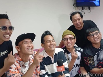 Yadi Sembako Cs Bentuk The Boys Job, Boyband Komedi dengan Slogan Nada dan Tawa