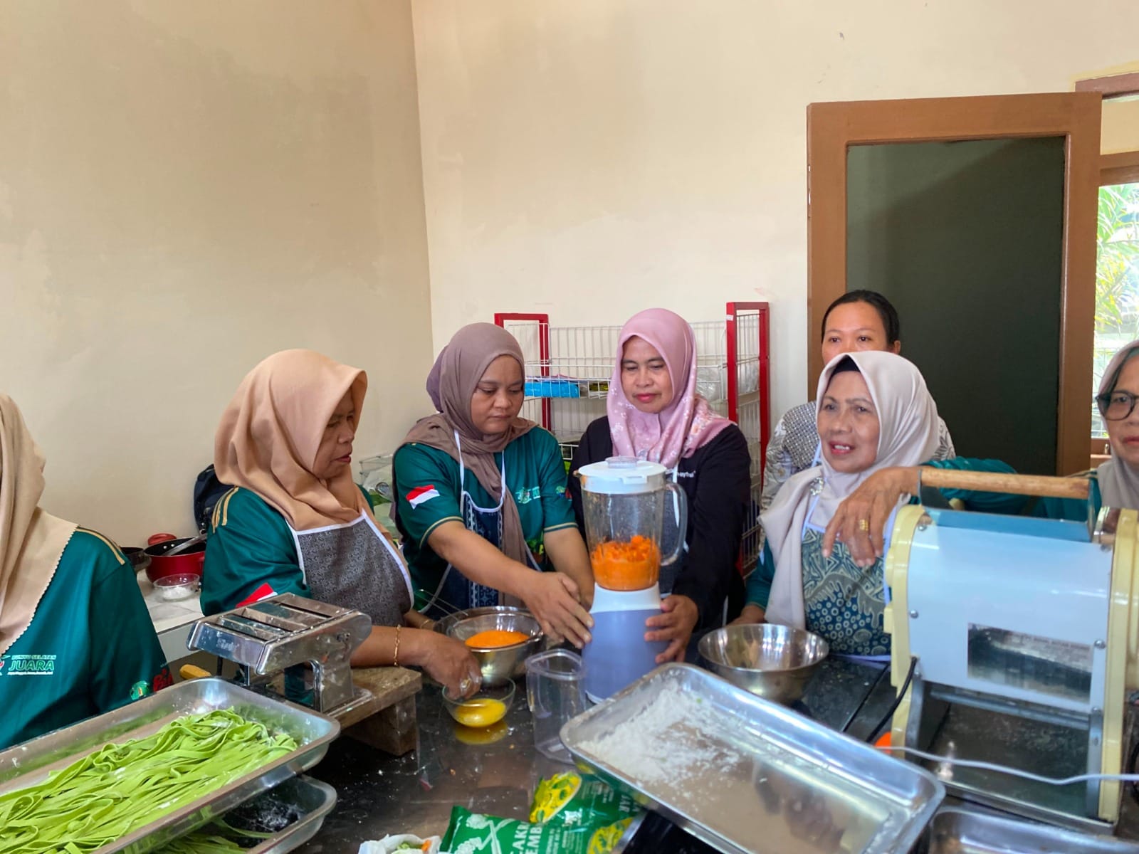 Pertamina EP Bunyu Latih 22 Anggota KWT Olah Hidroponik Jadi Dodol, Keripik, Mi
