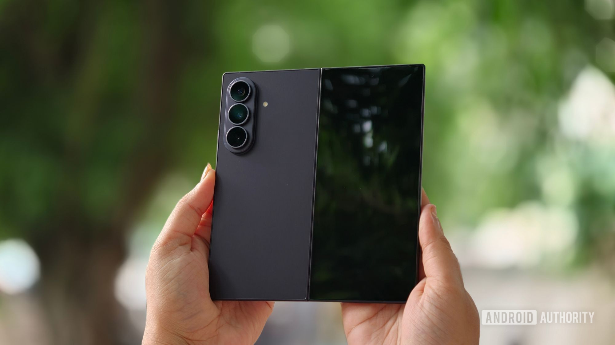 Samsung Galaxy Z Fold 8 Ultra Diskon $300 di Amazon Jadi US$1.799