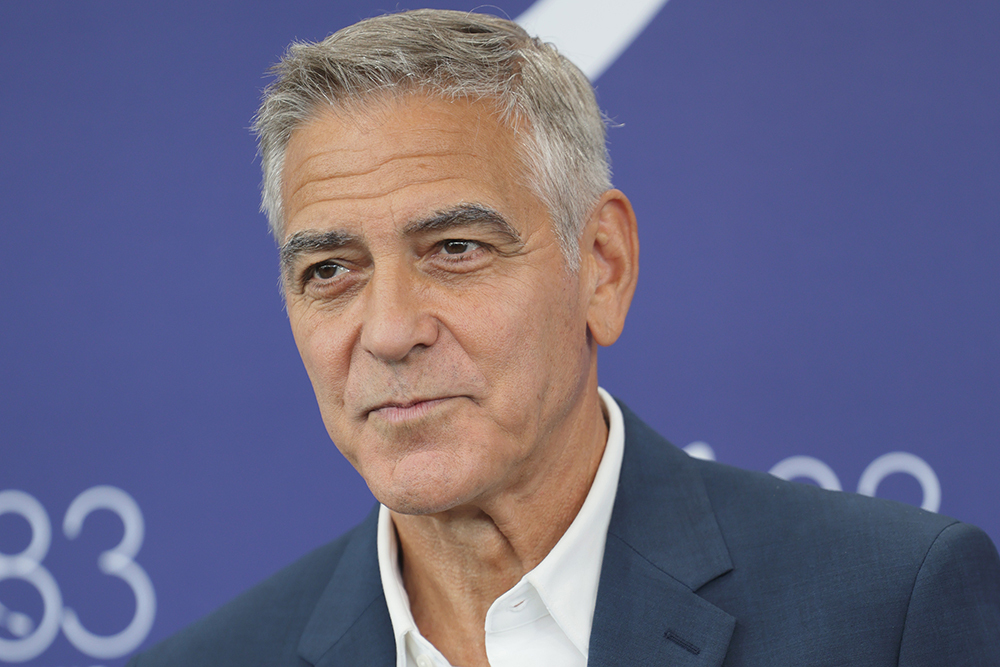 George Clooney Bela Mark Ruffalo soal Merger Paramount-Warner, Sebut Akuisisi Sulit Masuk Akal Secara Finansial