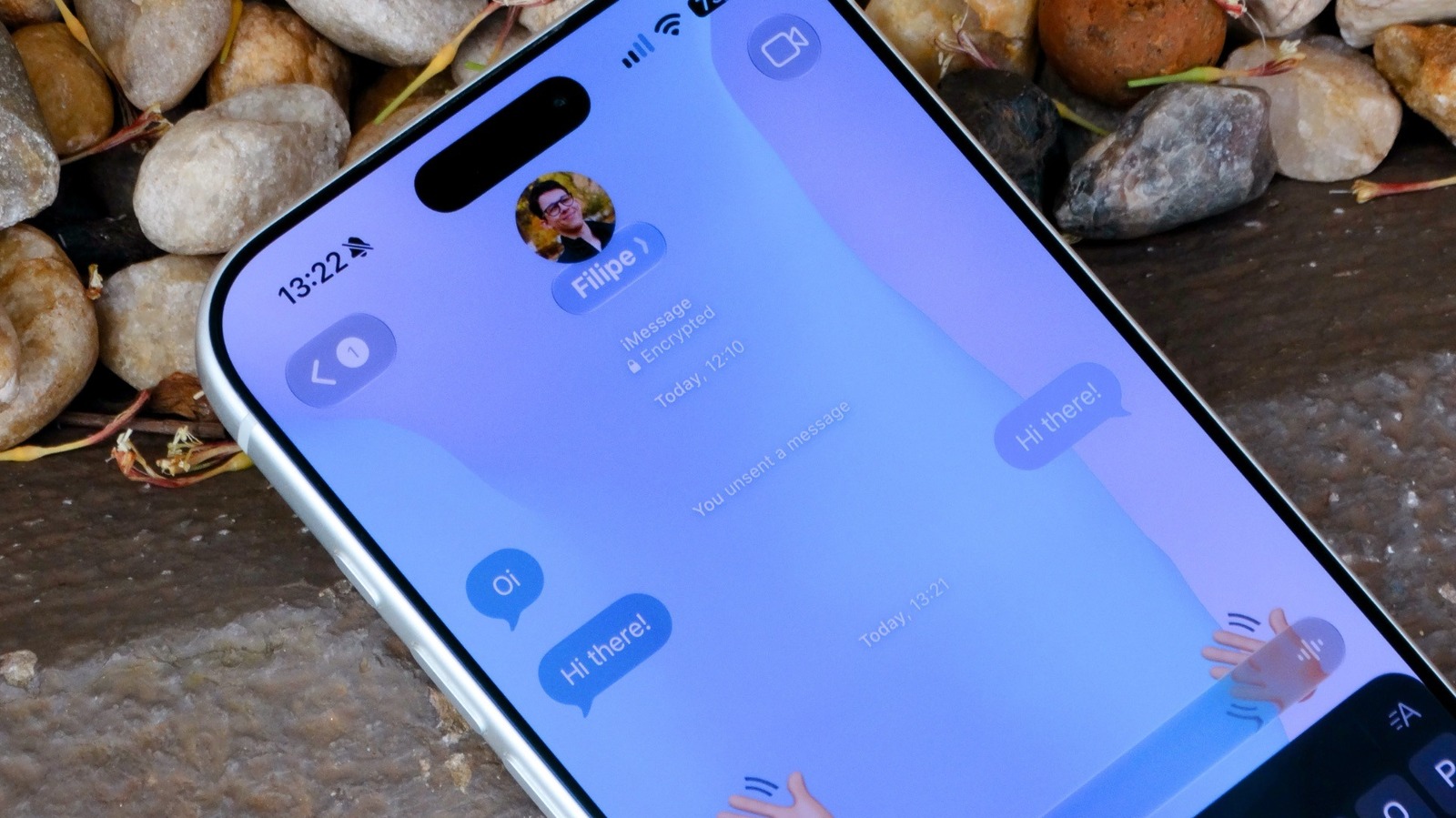iOS 26 Bikin Chat iMessage Lebih Personal dengan Wallpaper Latar Kustom