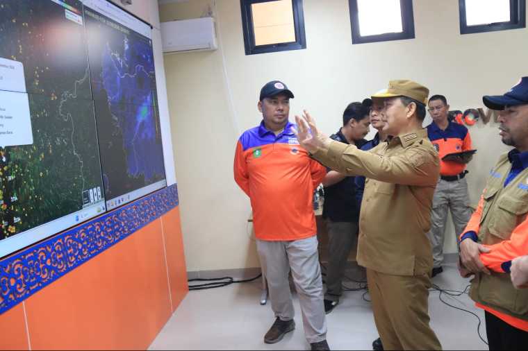 Gubernur Kalbar Ria Norsan Tinjau Titik Panas di Kubu Raya, Instruksikan Pencegahan Karhutla dan Penegakan Hukum Tegas