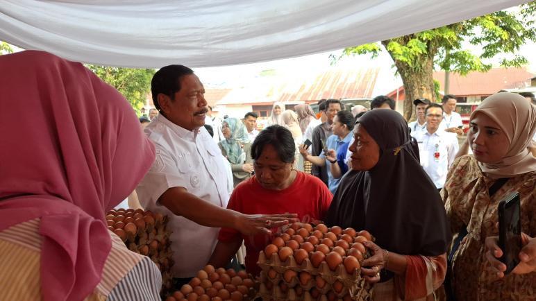 Warga Bengkulu Serbu Gerakan Pangan Murah di TVRI, Selisih Harga Sembako Capai Rp 3.000
