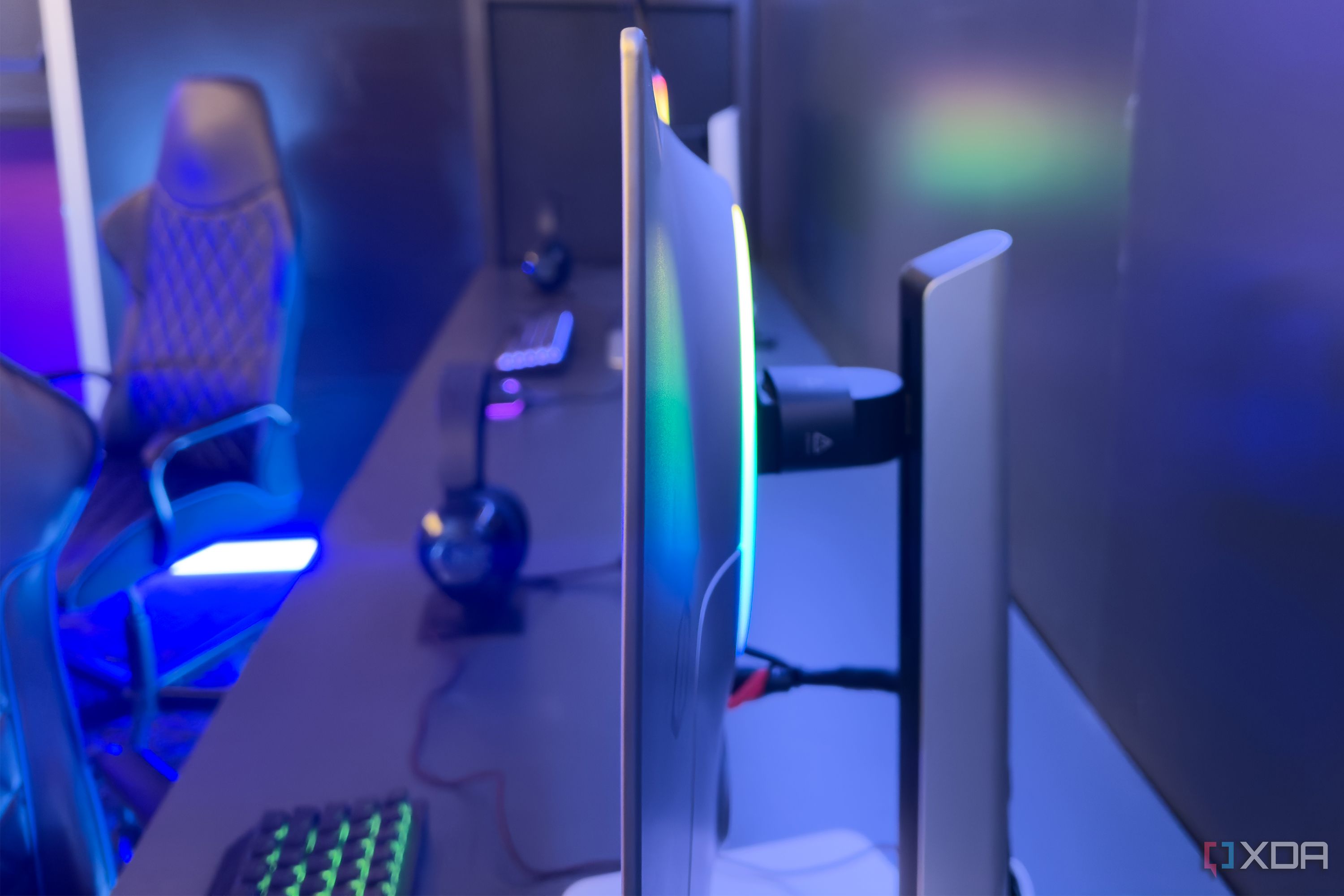 Monitor Gaming Samsung Odyssey G60SF QD-OLED Turun Jadi Rp 9,9 Juta