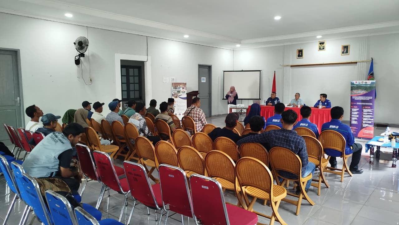 Yayasan SAHARI dan BMKG Latih 7 Delegasi Desa di Banda Naira Sebarkan Informasi Cuaca ke Nelayan dan Petani Pulau Kecil