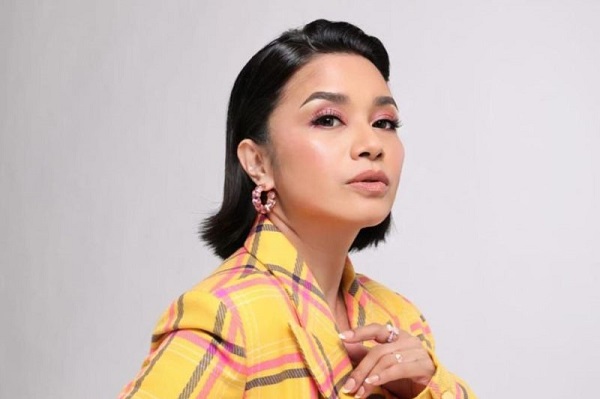 Usia 60 Tahun, Ruth Sahanaya Rilis EP Merindu dengan Warna Musik City Pop yang Lebih Berani