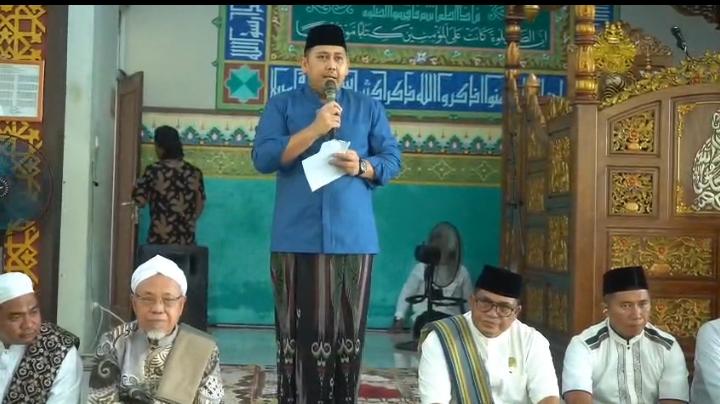 Pemkab Merangin Bagikan Santunan 200 Anak Yatim dan Fakir Miskin di Peringatan Maulid, Bupati Singgung Kabut Asap