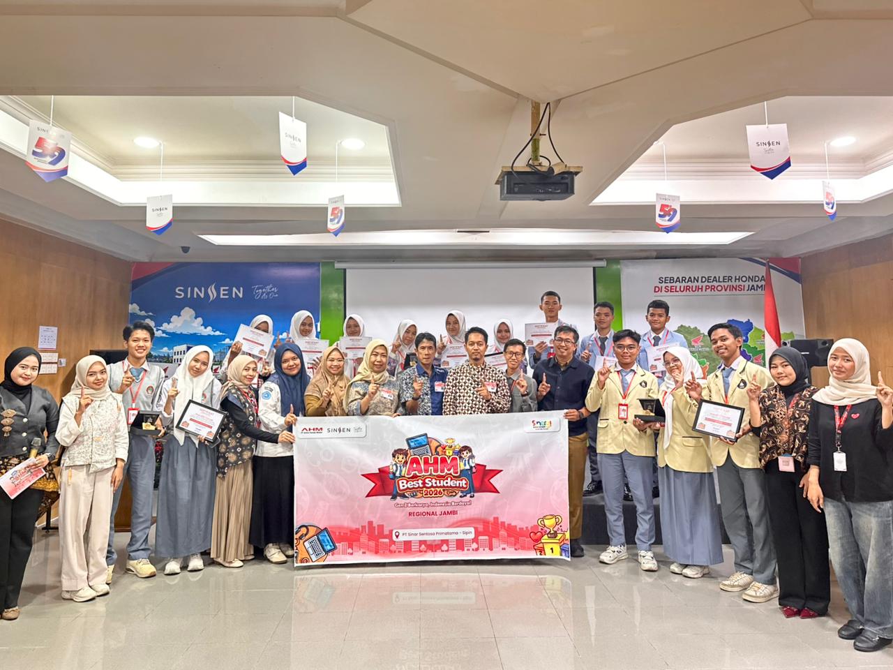 SMA Negeri 3 Jambi Sabet Juara 1 AHM Best Student 2026 Regional Jambi, Inovasi Bayam Anti-Stunting Bersaing ke Tingkat Nasional
