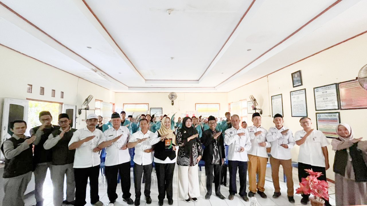 Wakil Bupati Kuningan Tuti Andriani Tutup KPM STISHK di Kalimanggis, Minta Pengalaman Pengabdian Jadi Bekal Bermasyarakat