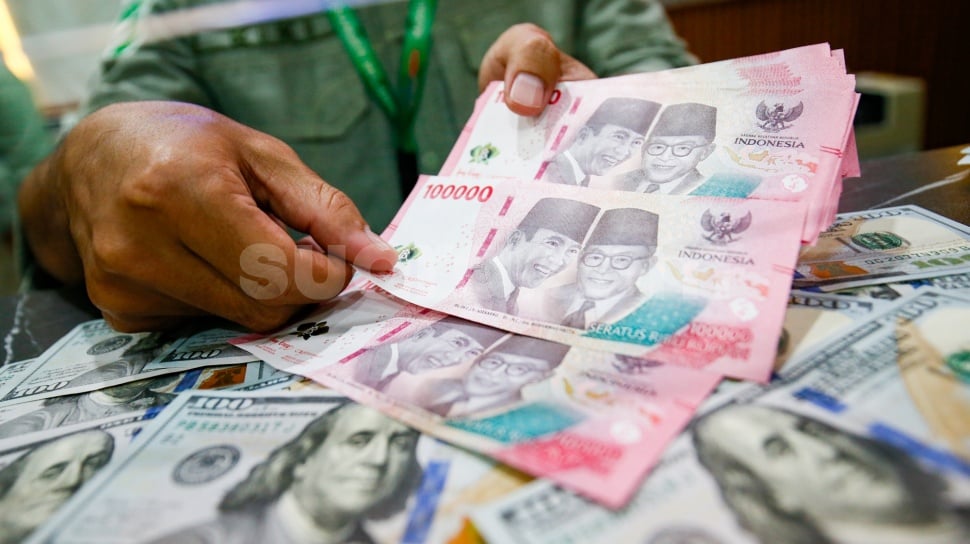 Dolar AS Merosot, Rupiah Menguat ke Level Rp17.697