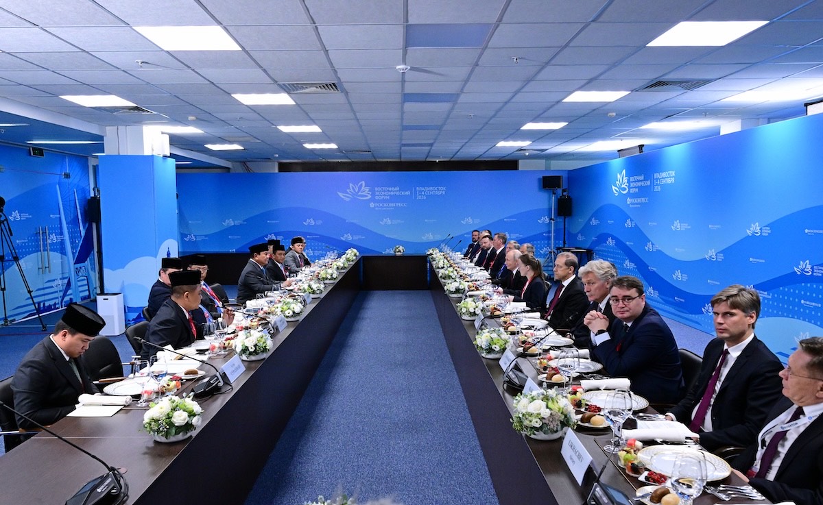 Bahlil Pastikan Sektor Energi Masuk Agenda Pertemuan Prabowo-Putin di EEF Rusia