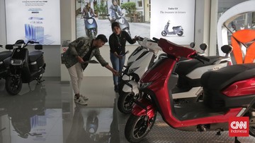 Penjualan Motor Listrik Tumbang, Aismoli: Konsumen Masih Menunggu Kejelasan Subsidi di Dealer
