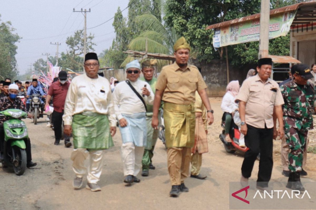 Ribuan Warga Padati Peranap Saksikan Festival Adat Inhu, Bupati Berkomitmen Gelar Lebih Meriah
