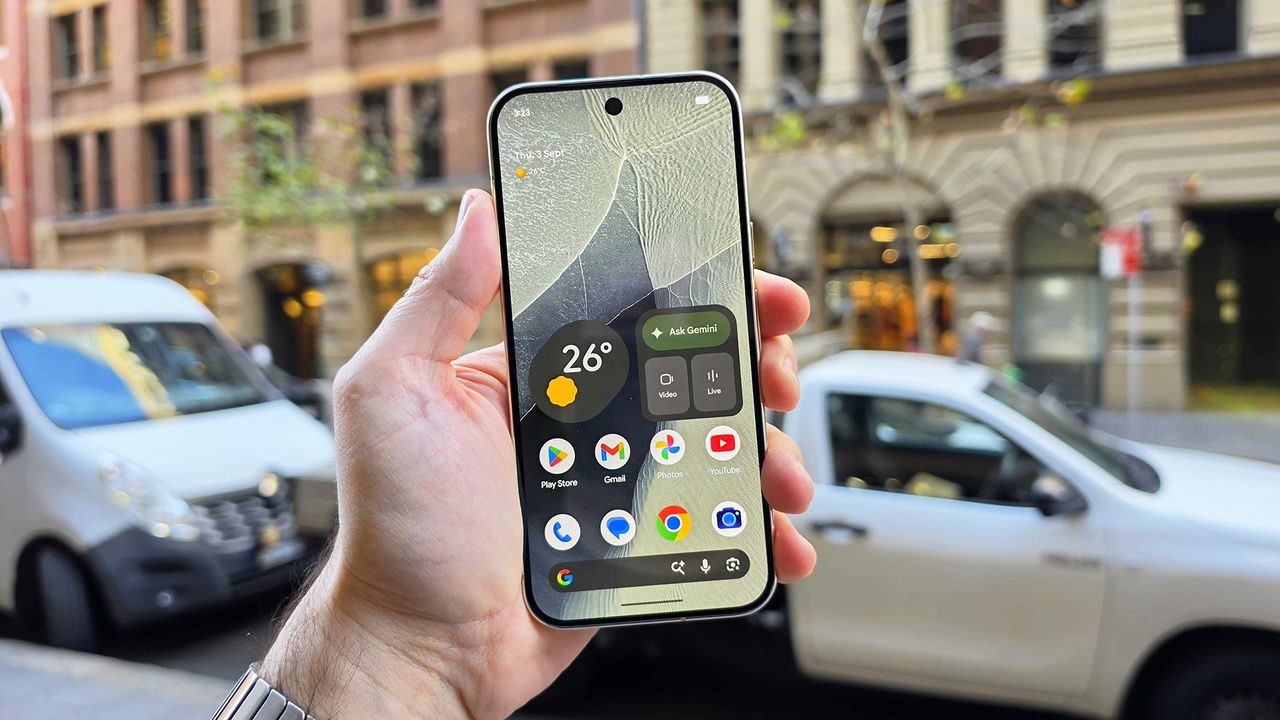 Review Pixel 11 Pro: Kamera dan Layar Juara, Tapi Hardware-nya Tertinggal Jauh