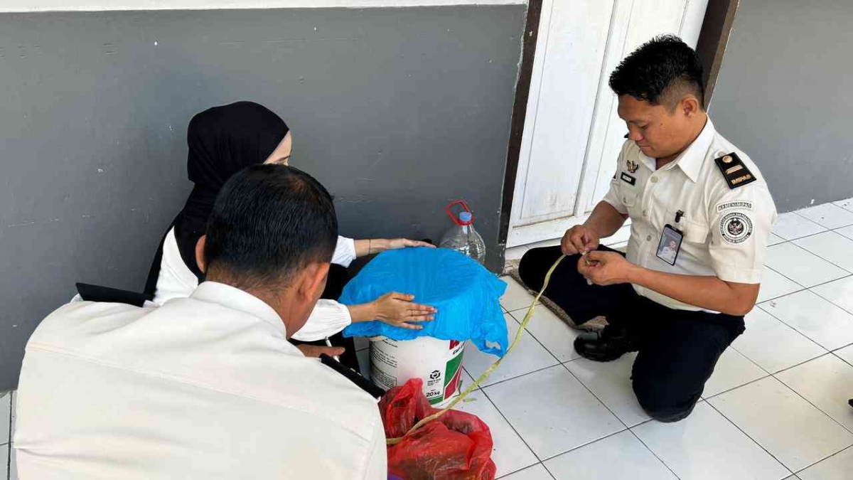Lapas Bulukumba Manfaatkan Limbah Organik Jadi Pupuk Cair Bersama Peserta Magang, Ini Hasilnya