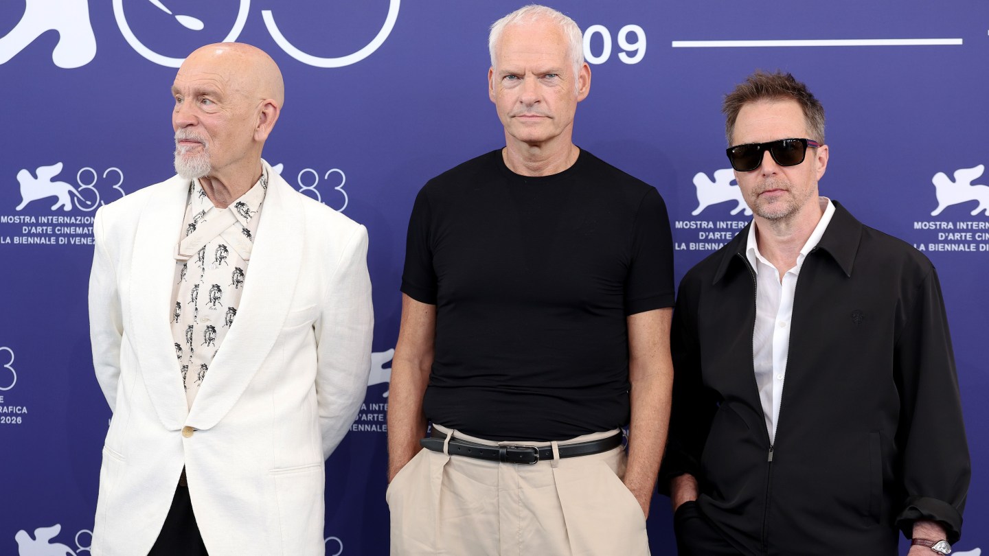 Wild Horse Nine Debut di Venesia: Martin McDonagh Bawa Operation CIA ke Pulau Paskah