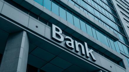 Investor Regional Singapura-Malaysia Underweight Saham Bank Indonesia
