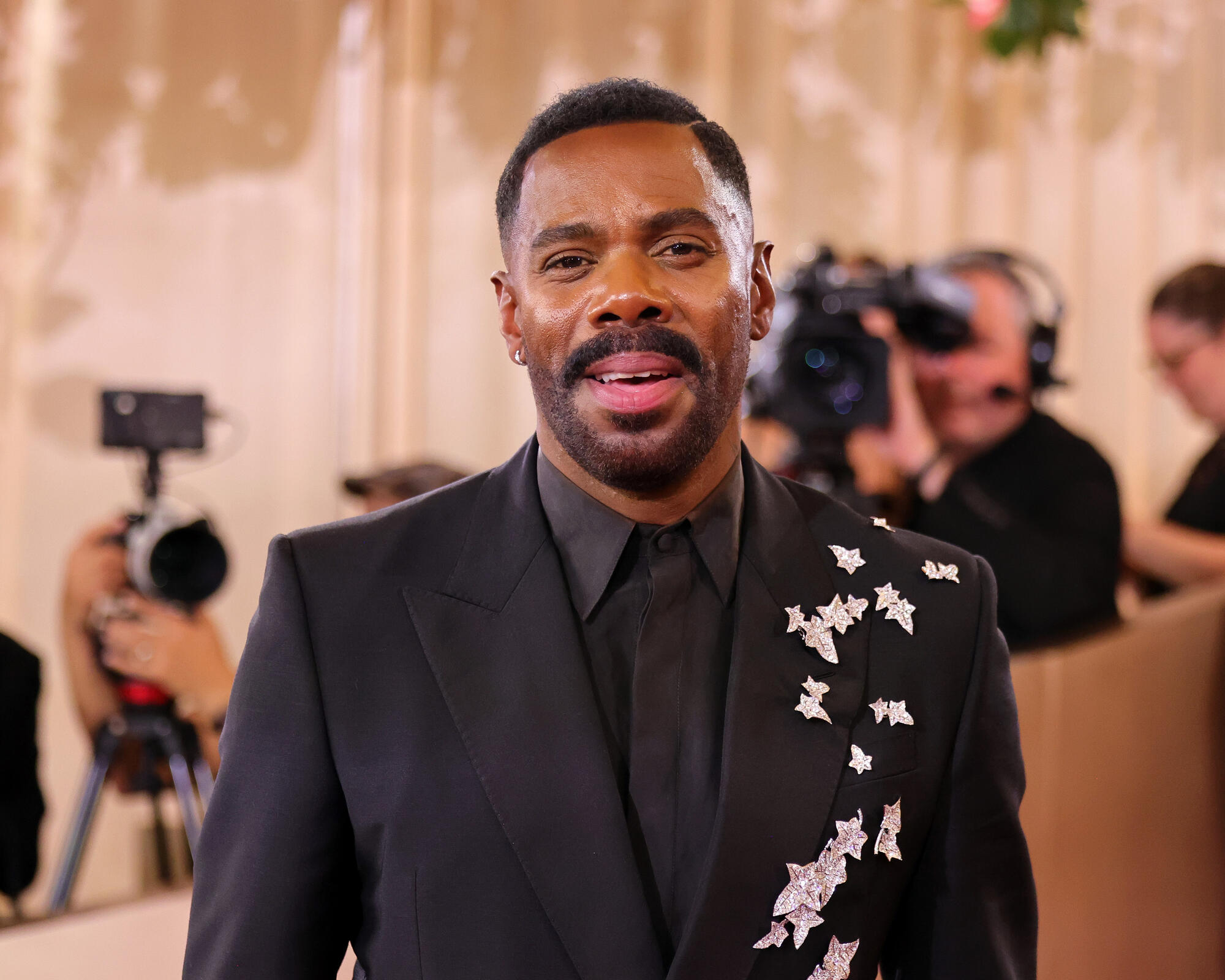 Colman Domingo dan Paris Hilton Pimpin Gala Amal Kering untuk Lawan Kekerasan Gender