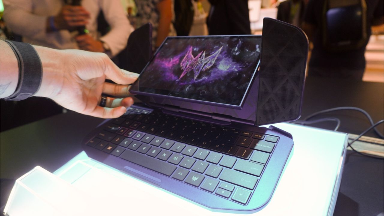 Hands-on Acer Project DualPlay Mini: Handheld 8 Inci dengan Keyboard yang Menghidupkan Lagi Era Netbook