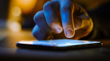 Pinjaman Digital Tumbuh 25-55%, Ekonom Ingatkan Jurang dengan Kenaikan Upah 3%