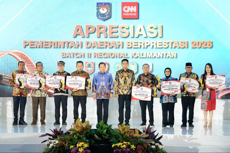 Pemprov Kalbar Raih Dua Penghargaan Nasional di Balikpapan, Bawa Pulang Rp 1,5 Miliar dan 300 Unit Bedah Rumah