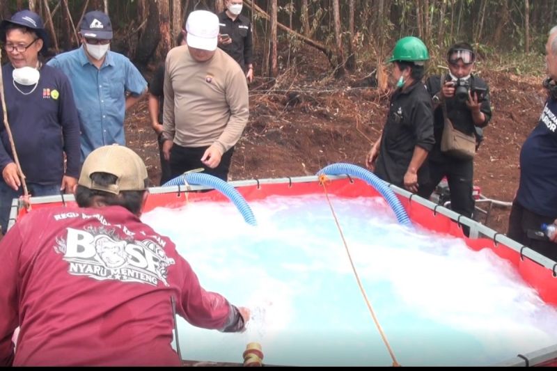 Polda Kalteng Kembangkan Cairan Pemadam Shabondama untuk Karhutla, Padamkan Api di Gambut Lebih Cepat