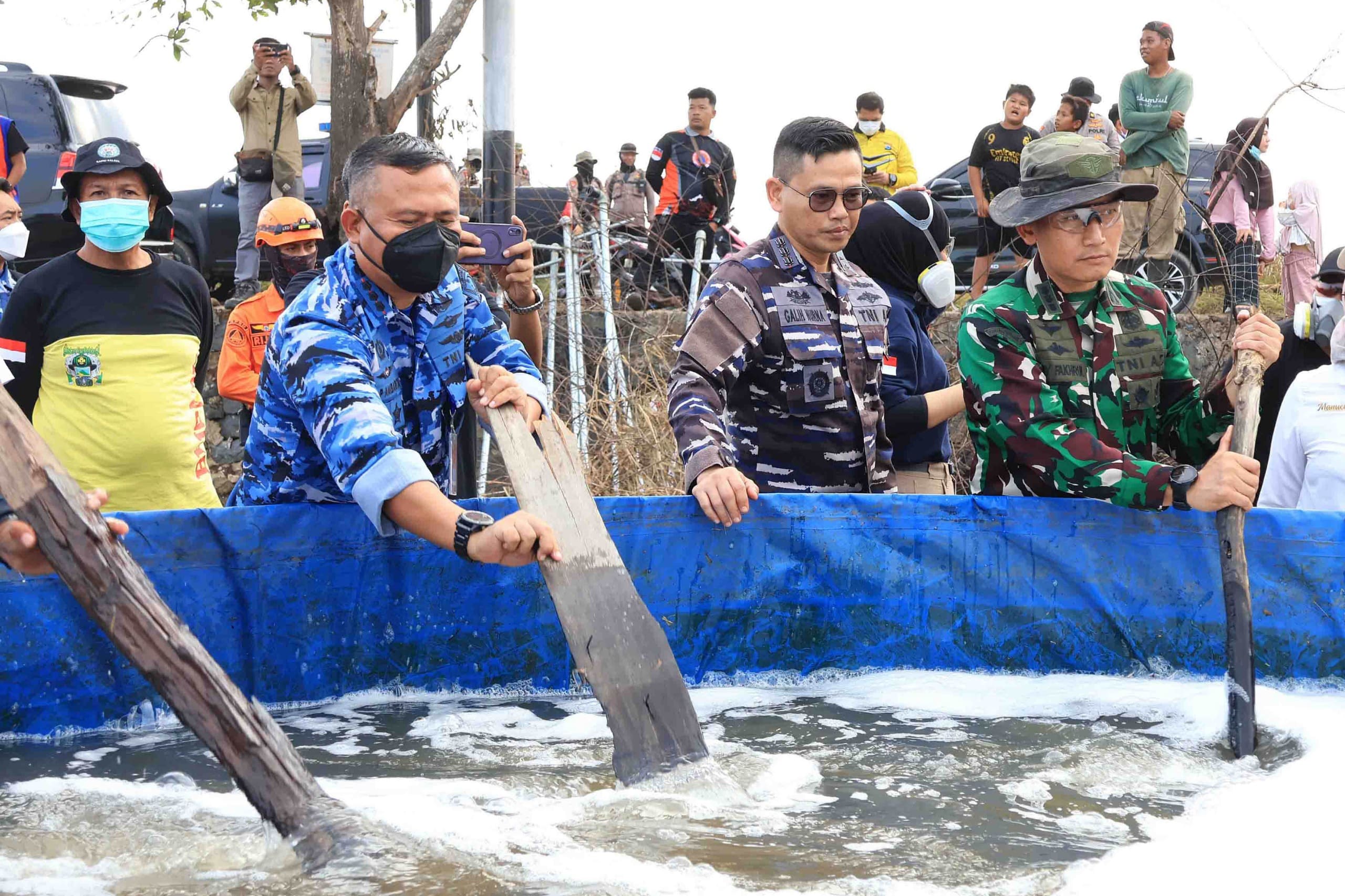 Metode Undercooling dengan Cairan Khusus Dikerahkan Padamkan Karhutla Gambut di Banjarbaru, Gubernur Kalsel hingga Danlanud Terjun ke Titik Api