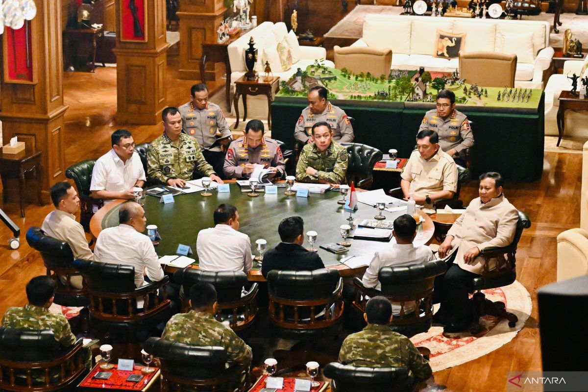 Prabowo Panggil Panglima TNI dan Kapolri, Minta Laporan Langsung Penanggulangan Karhutla