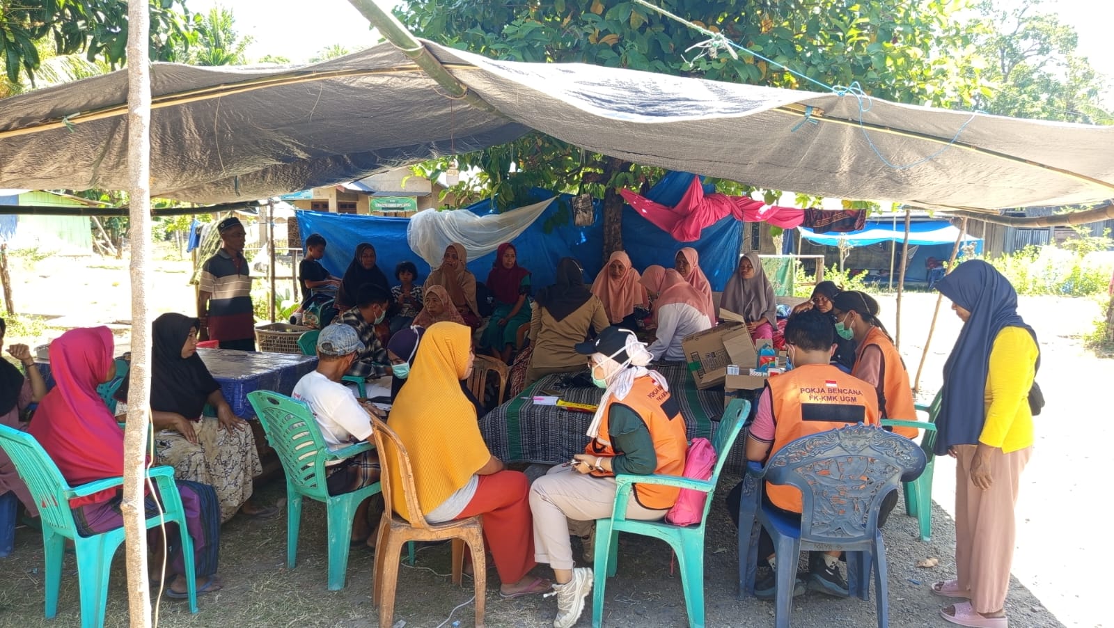 Bencana NTT: UGM Kirim Tim Medis ke Manggarai, 47 Mahasiswa Terdampak Dapat Voucher Makan