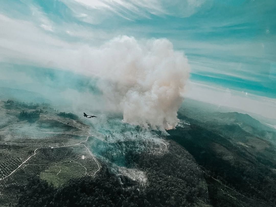 Satgas Karhutla Riau Terjunkan Jet Tempur F-16, Patroli Udara Pantau Titik Api di 5 Kabupaten