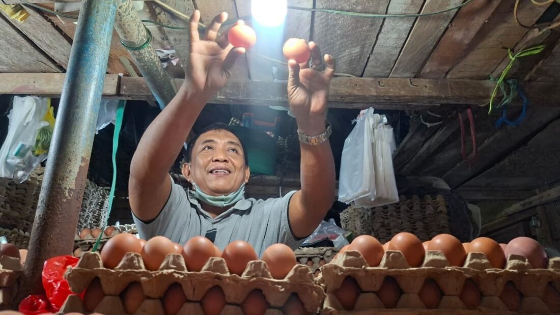 Omzet Pedagang Telur di Pasar Gusher Tarakan Terpuruk, Penjualan Anjlok dari 150 menjadi 50 Piring Sehari