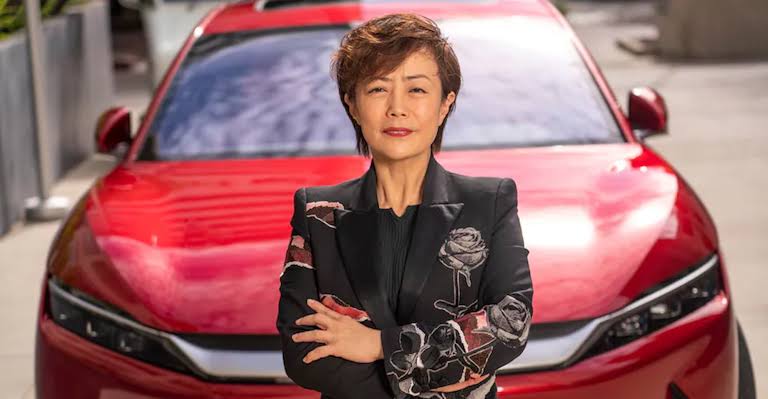 BYD Dapat Pengakuan AI TIME100: Stella Li Masuk Daftar Inovator 2026, Ini Dampaknya untuk Mobil Anda