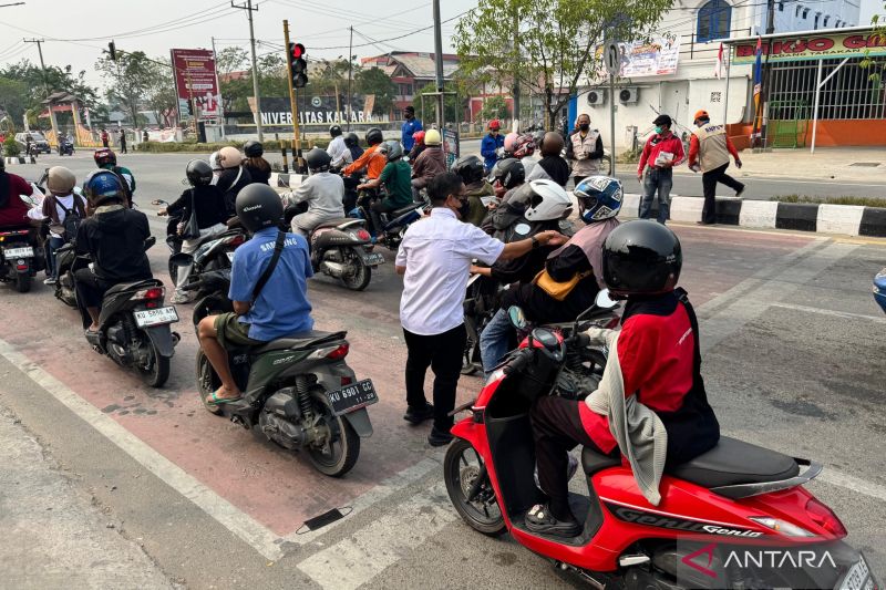 30 Ormas di Bulungan Bagikan 10.000 Masker untuk Warga Terdampak Kabut Asap Karhutla